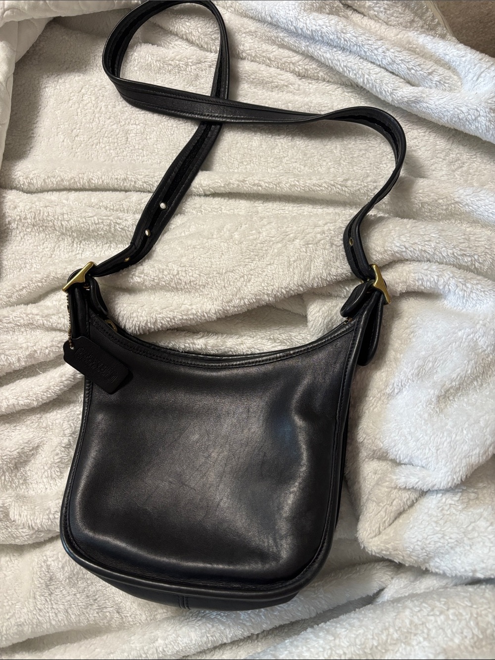 Vintage couch 9950 Black Leather Crossbody Bag with Gold Hardware